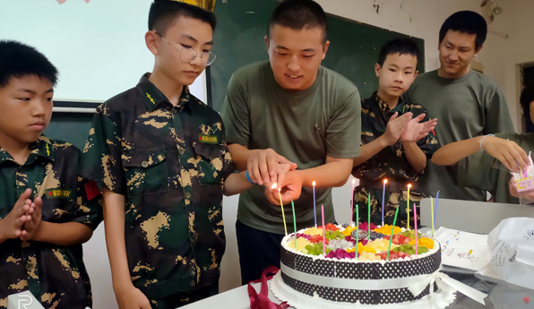 全封閉式管理訓練